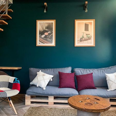 Charming Attic Apartment With Balcony & Swimming Pool 代森扎诺-德尔加达 外观 照片