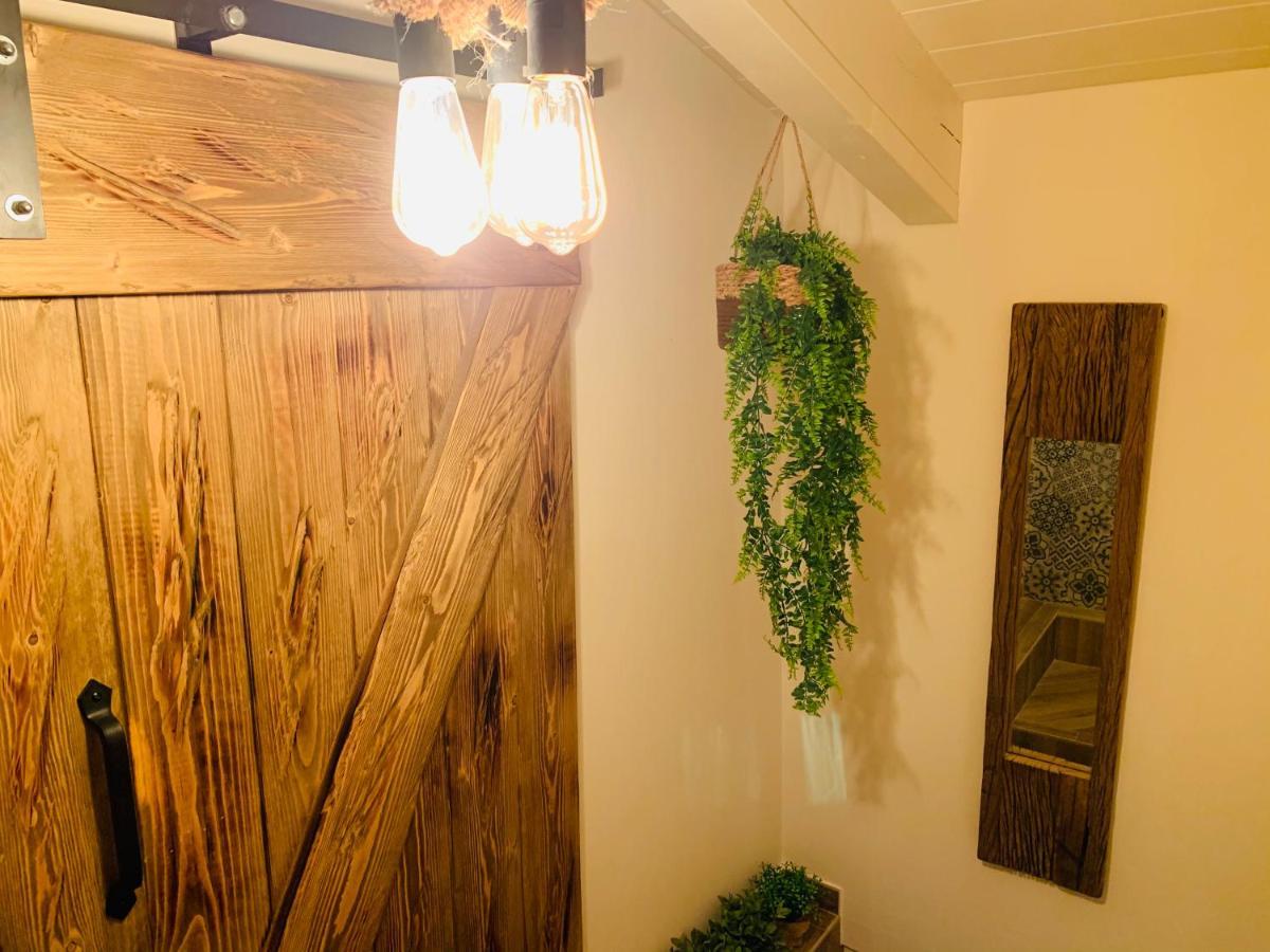 Charming Attic Apartment With Balcony & Swimming Pool 代森扎诺-德尔加达 外观 照片