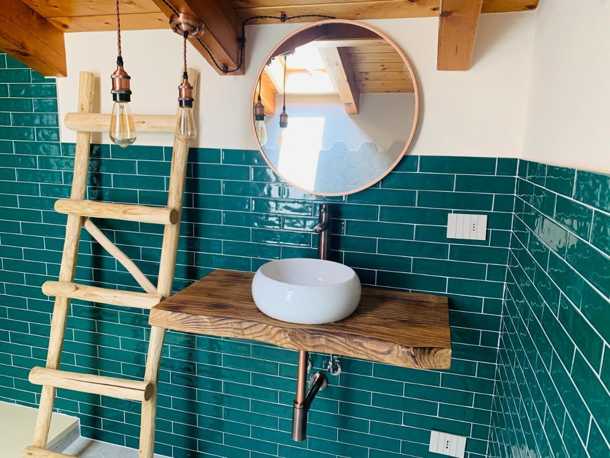 Charming Attic Apartment With Balcony & Swimming Pool 代森扎诺-德尔加达 外观 照片