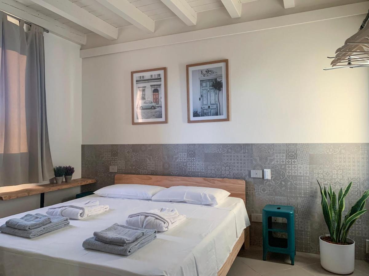 Charming Attic Apartment With Balcony & Swimming Pool 代森扎诺-德尔加达 外观 照片